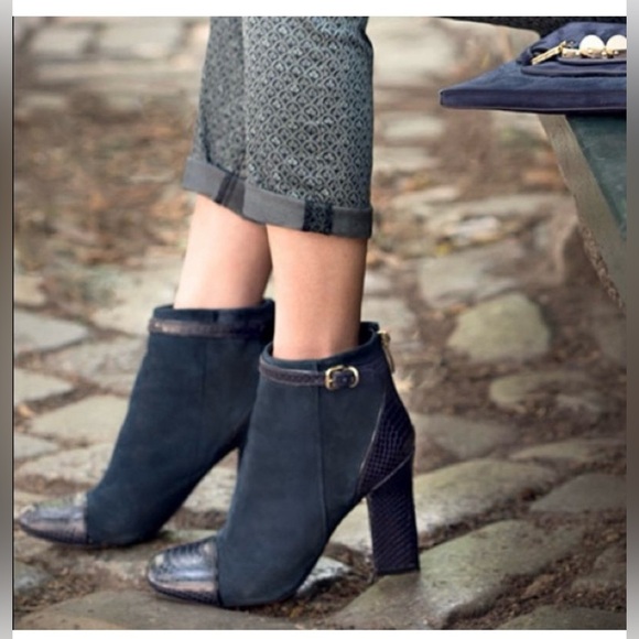 Tory Burch Gracie Suede Navy Ankle Boots Embossed Alligator Leather Heeled 8.5 - Picture 1 of 15